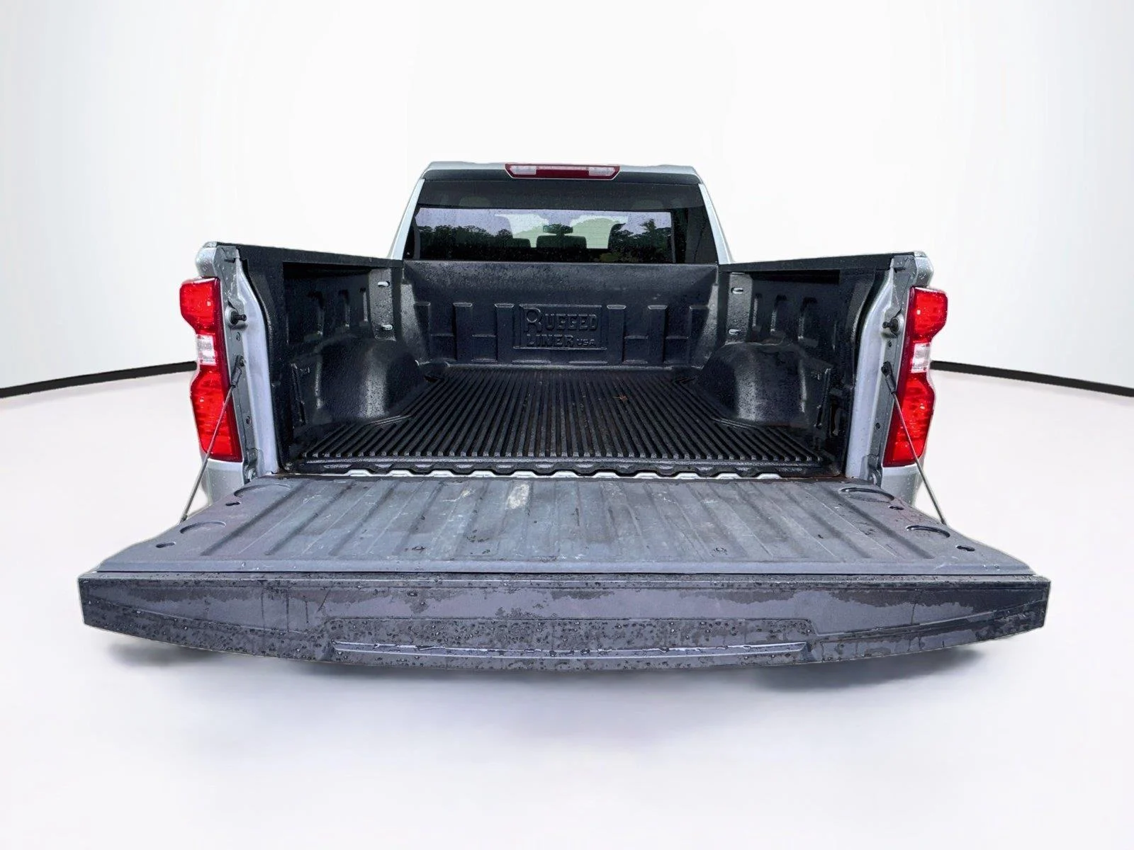 Used 2025 Sterling Gray Metallic Chevrolet LT image 25