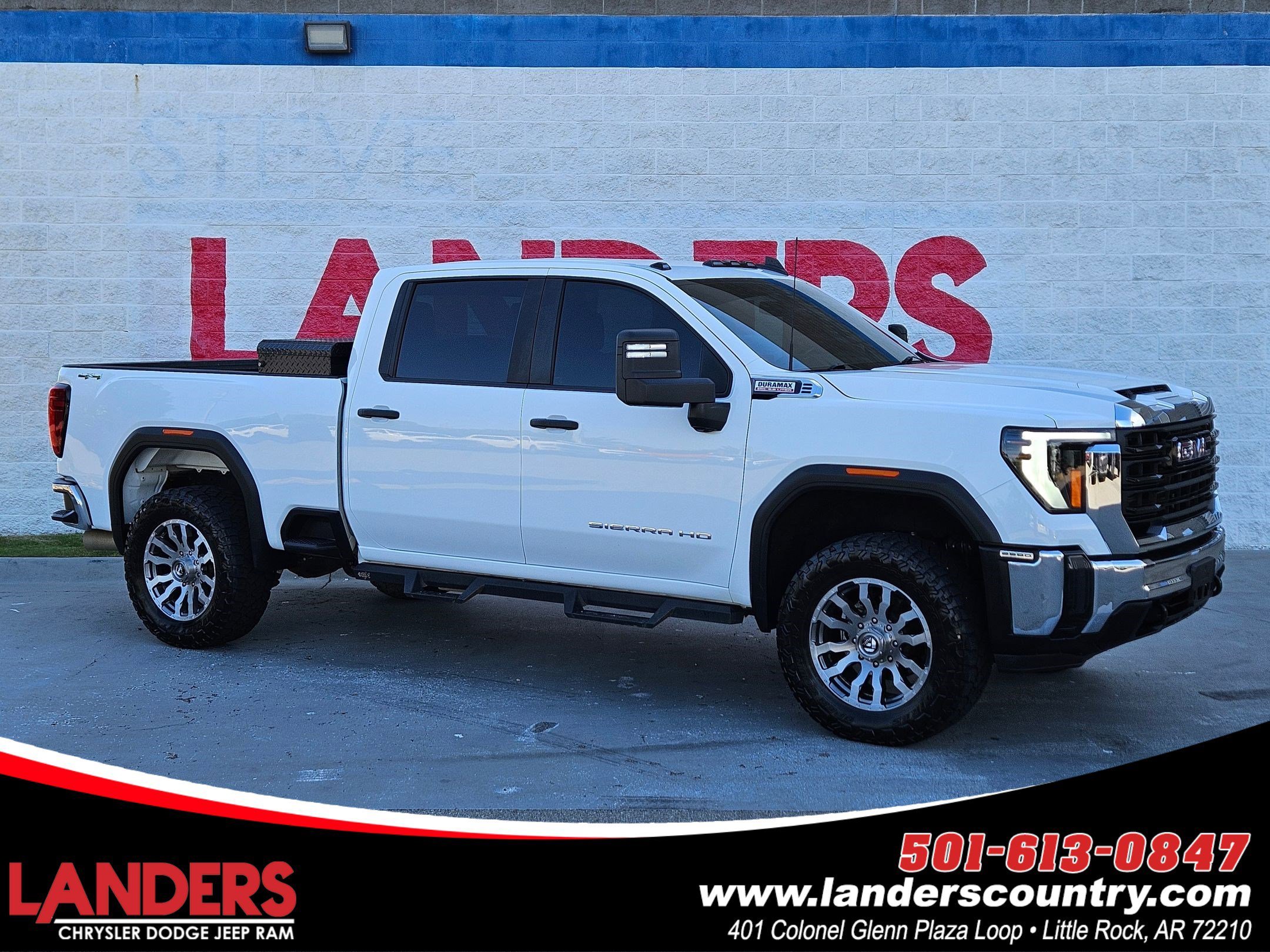 2024 GMC Sierra 4WD Crew Cab Standard Box Pro's photo