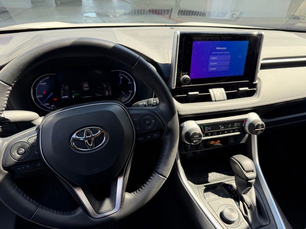 Used 2025 White Toyota Hybrid XLE image 11
