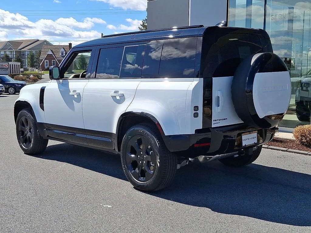 New 2026  Land Rover X-Dynamic SE image 4