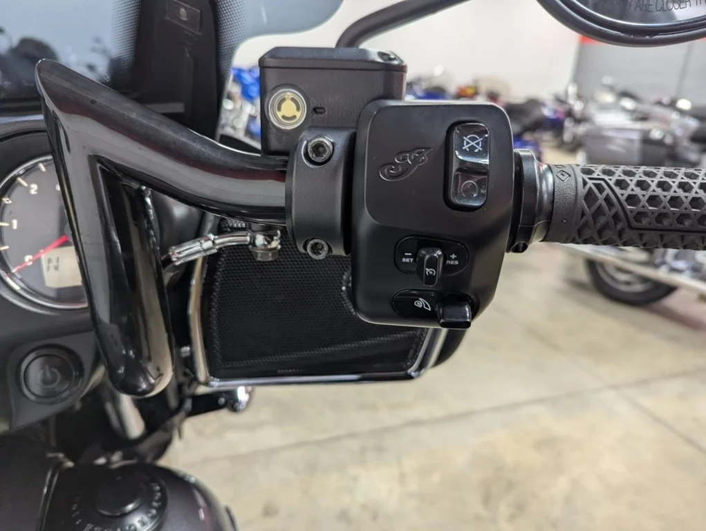 Certified Used 2019 GRAY Indian Motorcycle Steel Gray image 16