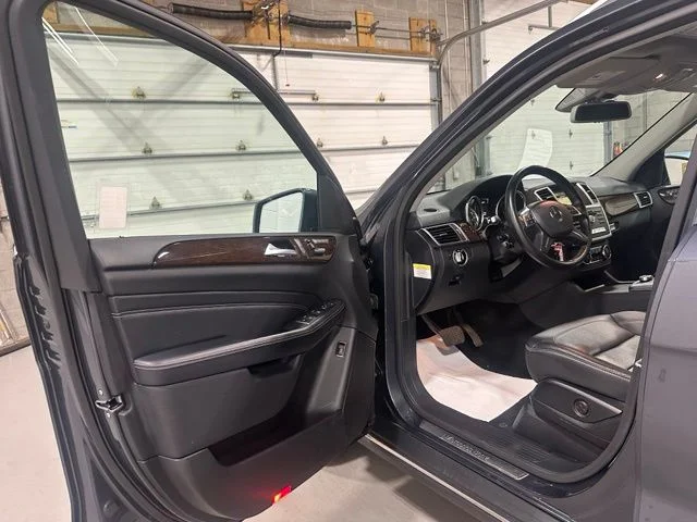 Used 2012  Mercedes-Benz ML 350 image 11