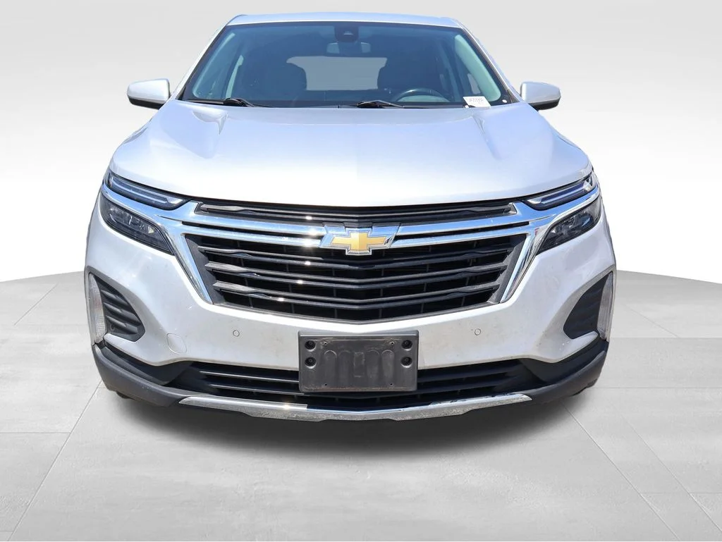 Used 2022 Silver Ice Metallic Chevrolet LT image 5