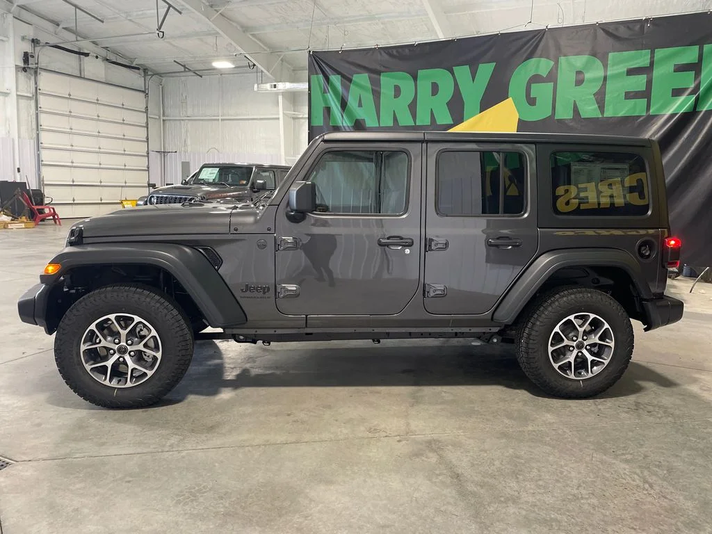 New 2026 Granite Crystal Metallic Clearcoat Jeep Sport S image 12