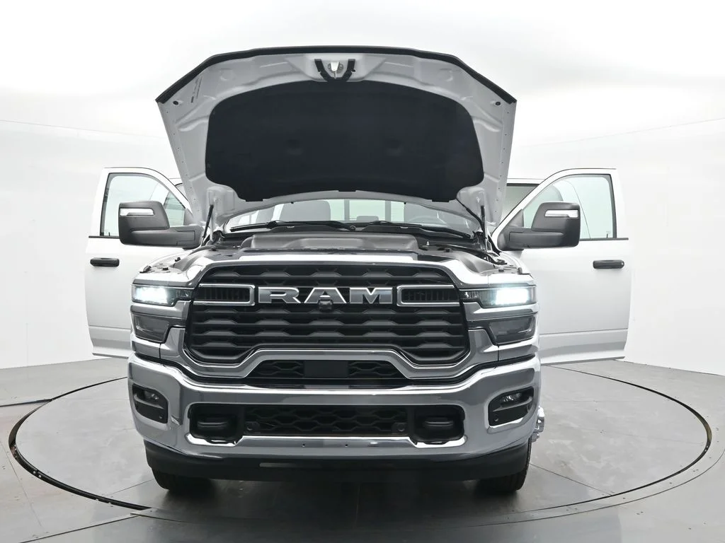 New 2026 Bright White Clear-Coat Exterior Paint RAM Tradesman image 45