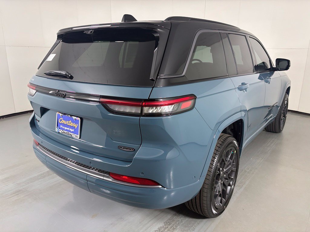 New 2027 Steel Blue Paint Jeep Summit image 8