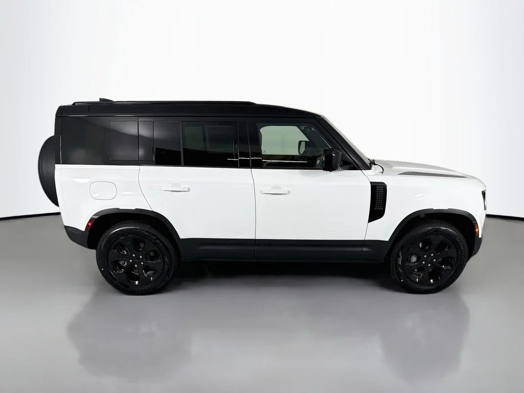 New 2026 Fuji White Land Rover S image 8