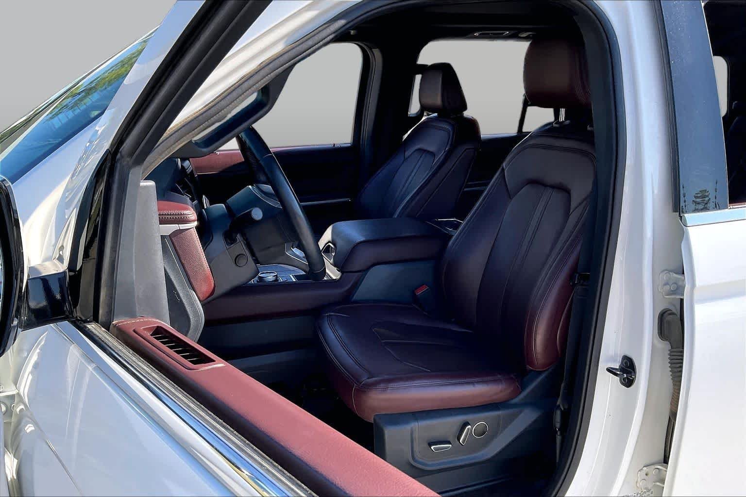 Used 2022 Star White Metallic Tri-Coat Ford Limited image 8