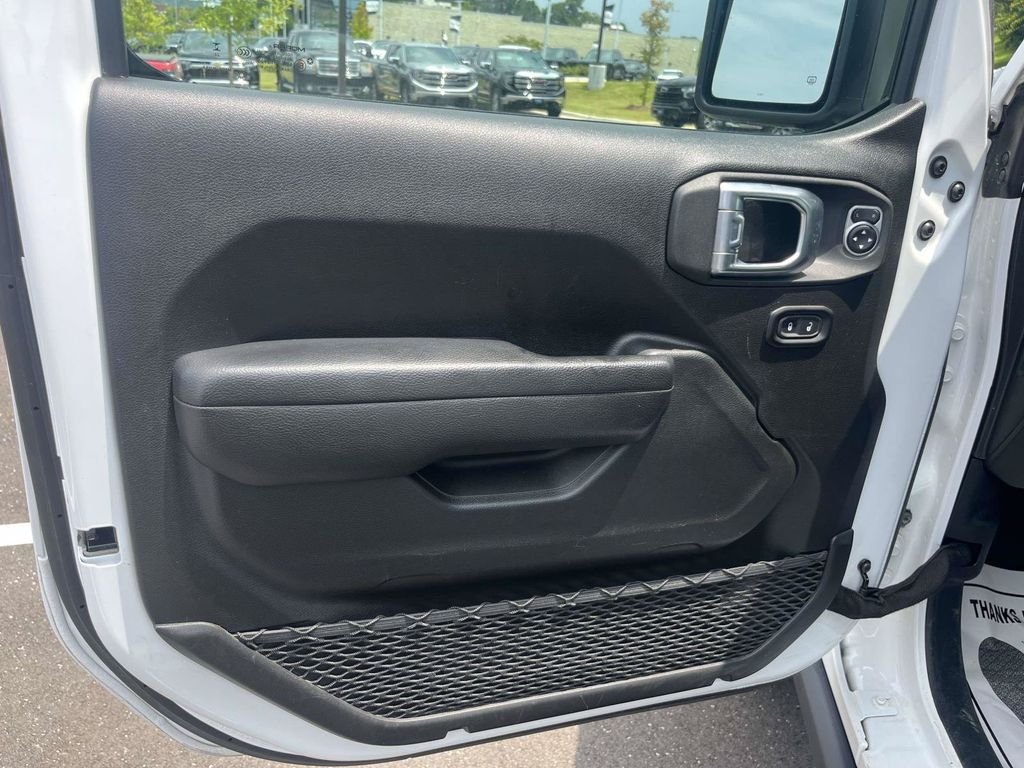 Used 2025 White Jeep Rubicon image 15