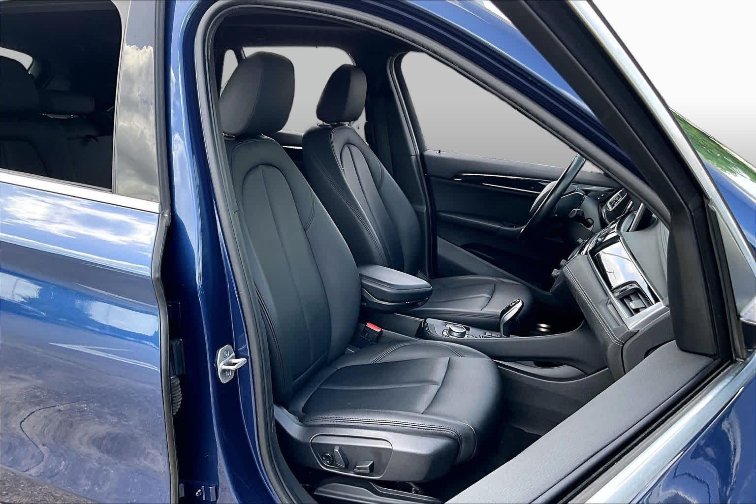Used 2021 Phytonic Blue Metallic BMW sDrive28i image 8
