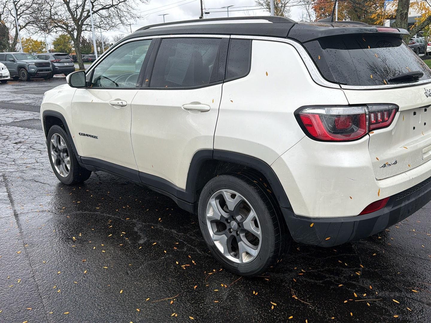 Used 2019 Pearl White Tri-Coat Jeep Limited image 3