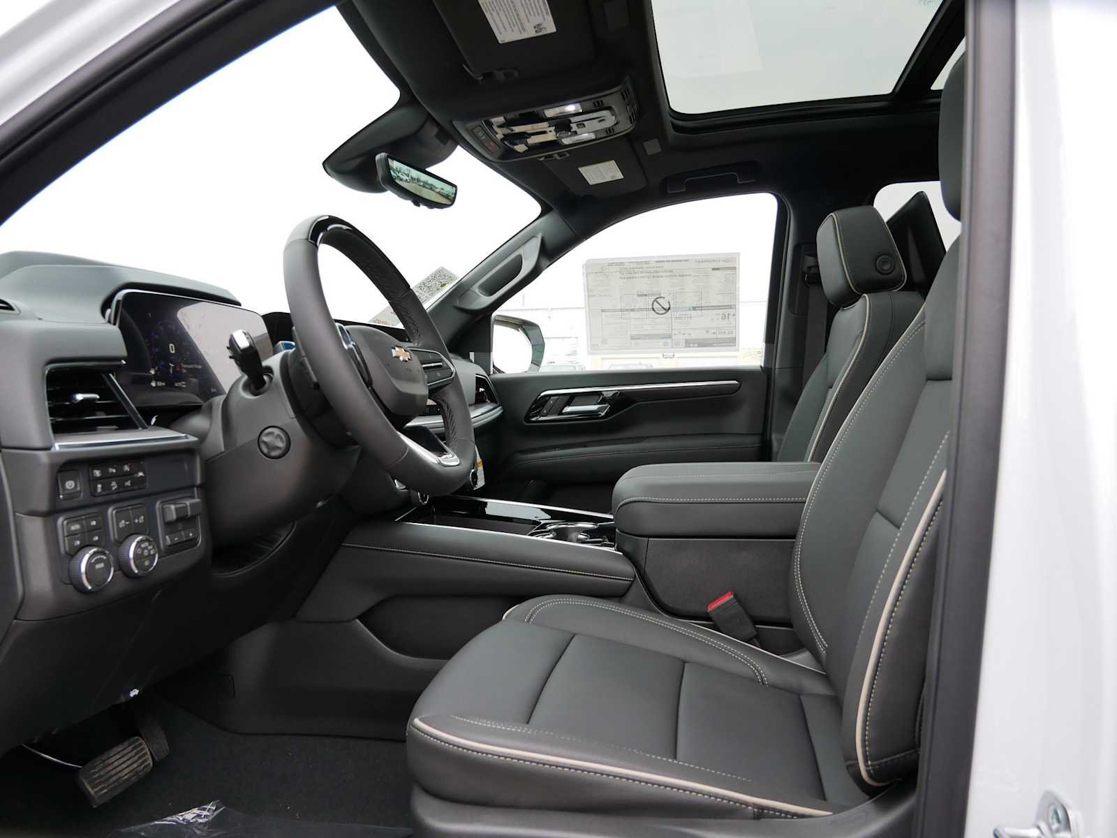 2026 Chevrolet Suburban Premier - Photo 11