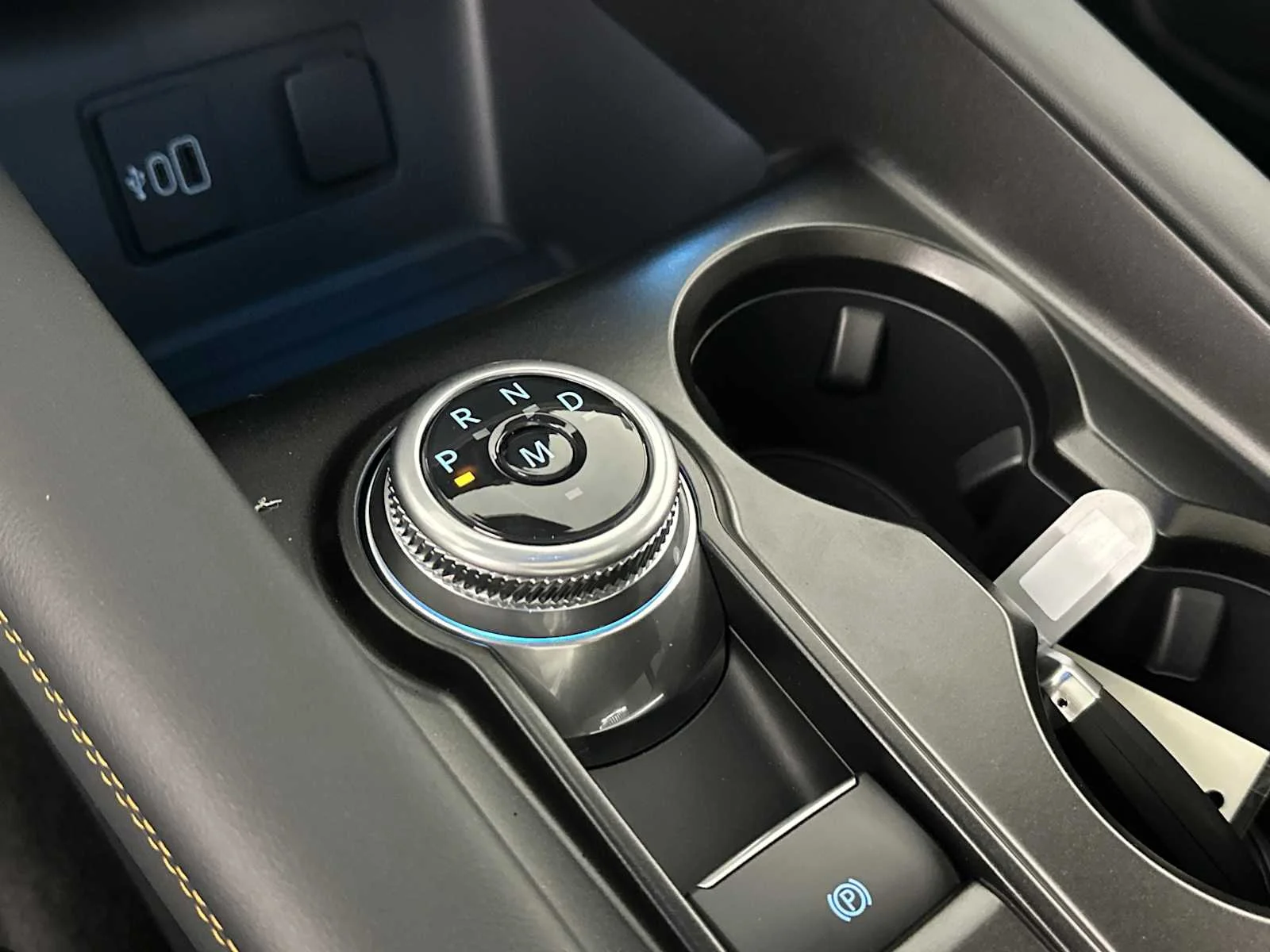 New 2026 Carbonized Gray Metallic Ford Tremor image 33