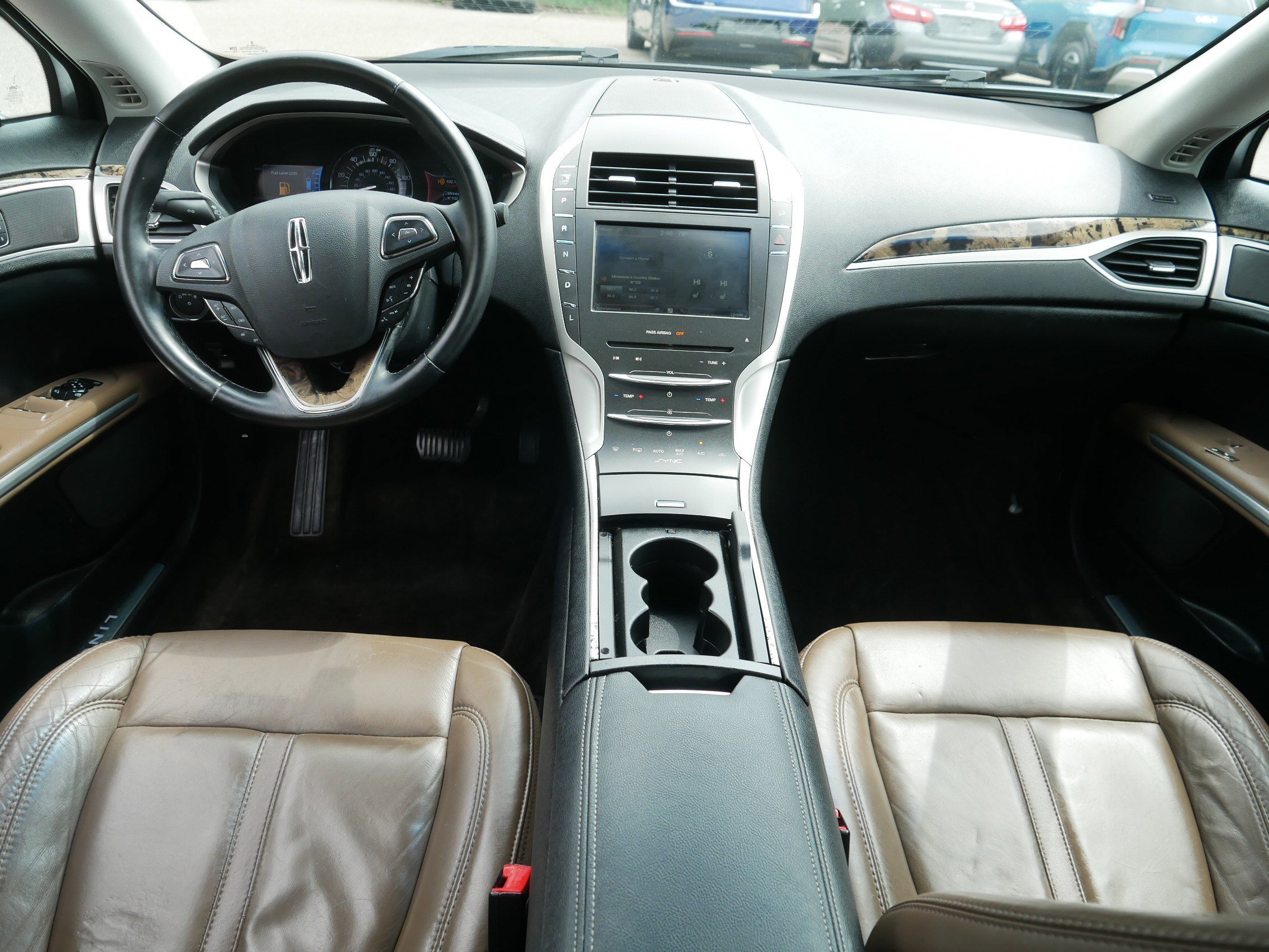 Used 2015 White Platinum Metallic Tri-Coat Lincoln Hybrid image 10