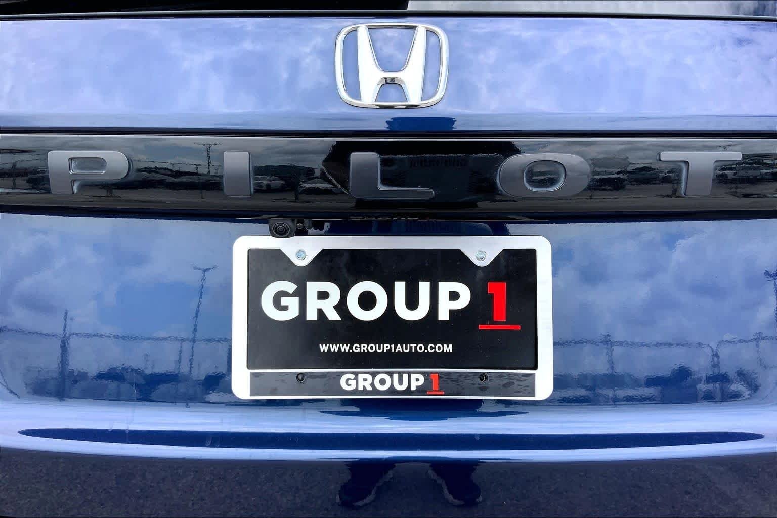 Used 2024 Obsidian Blue Pearl Honda EX-L 8 Passenger image 10