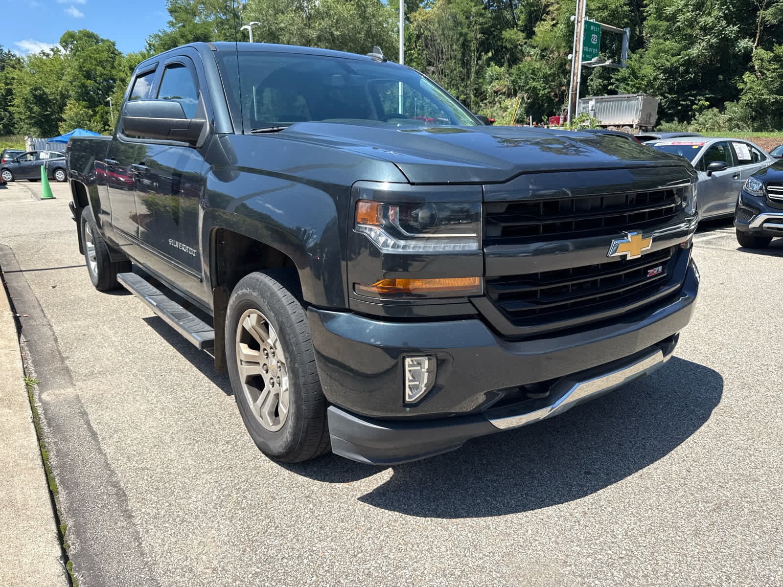 Used 2018 GRAPHITE METALLIC Chevrolet LT image 1