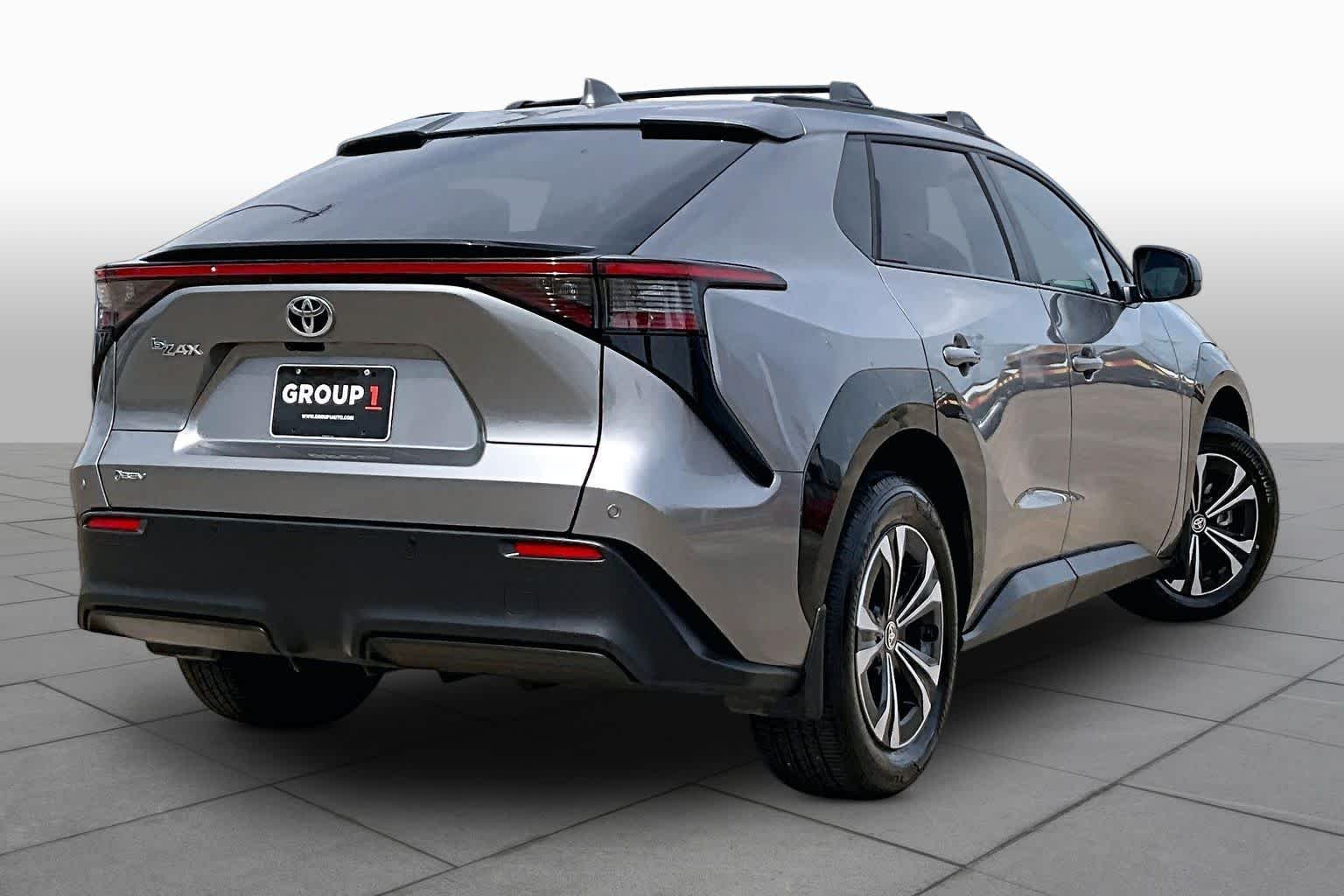 Used 2024 Heavy Metal Toyota XLE image 11