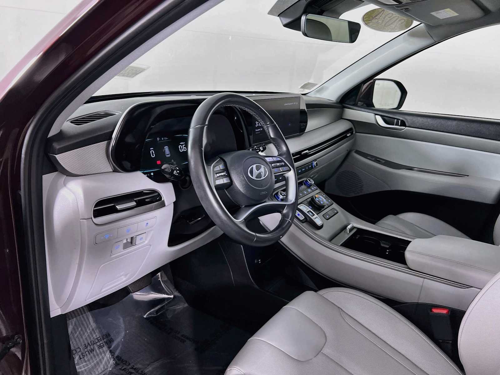 Certified Used 2024 Sierra Burgundy Hyundai SEL 7P image 9