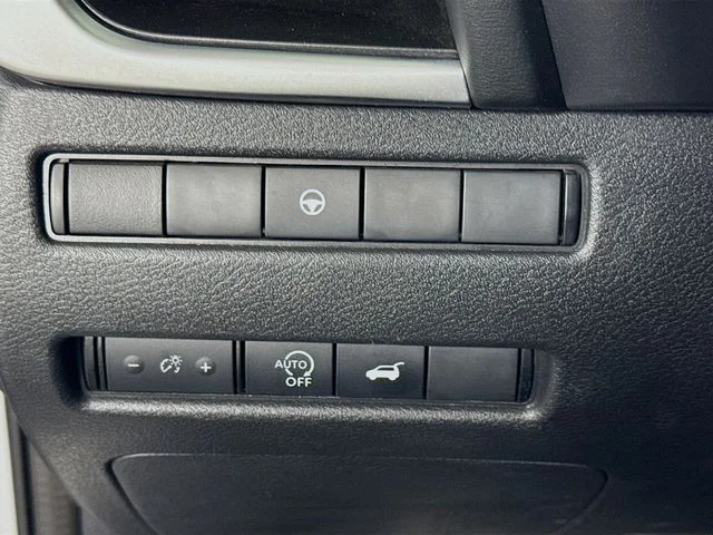 Used 2025 Silver Nissan SV image 10