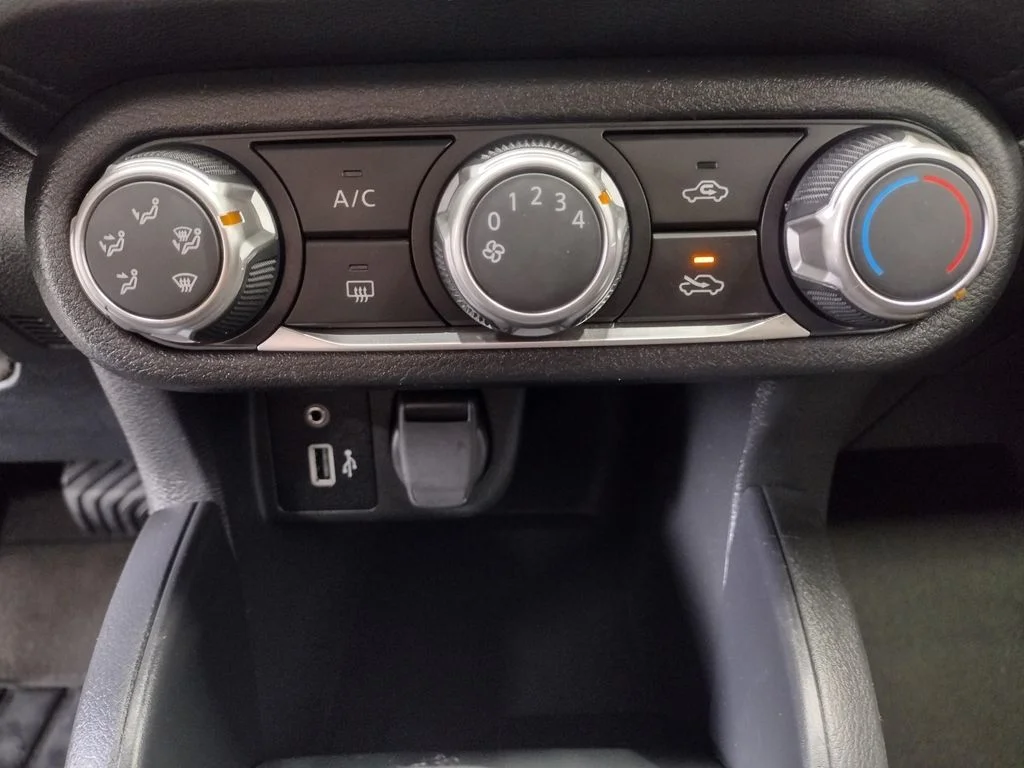 Used 2025 White Nissan 1.6 S image 27