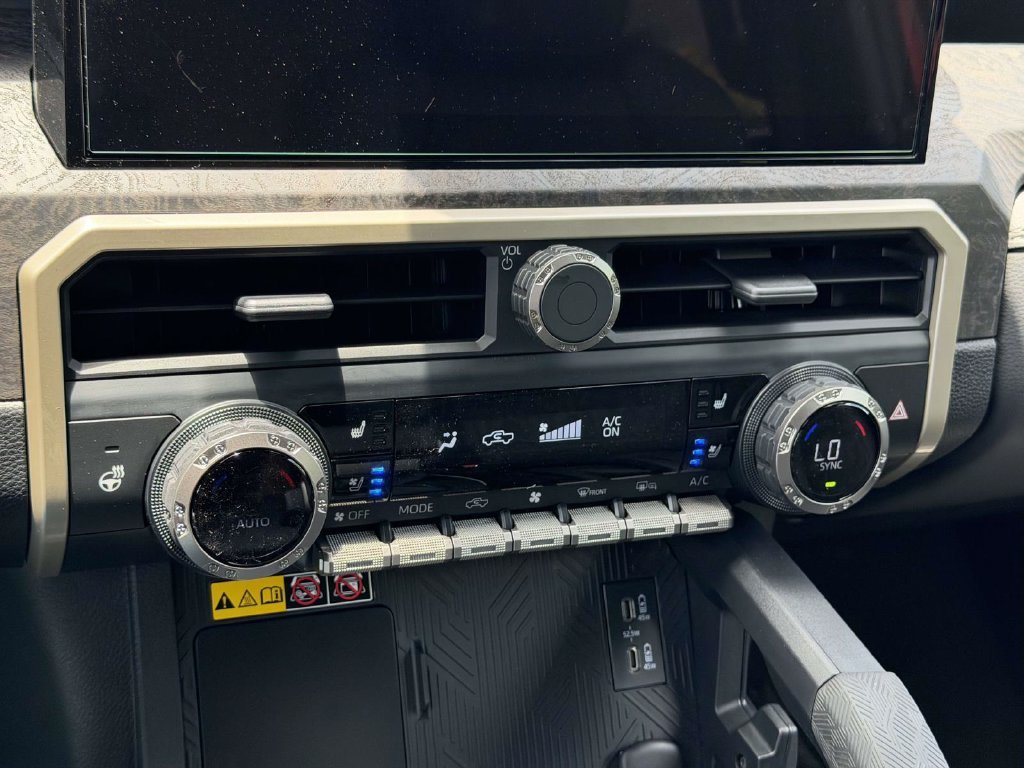 2026 Toyota Tacoma Limited - Photo 5