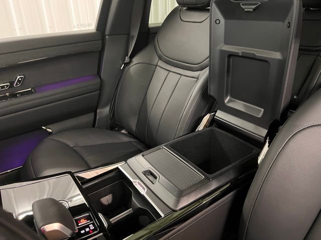 New 2025 Ostuni Pearl White Land Rover Dynamic SE image 30