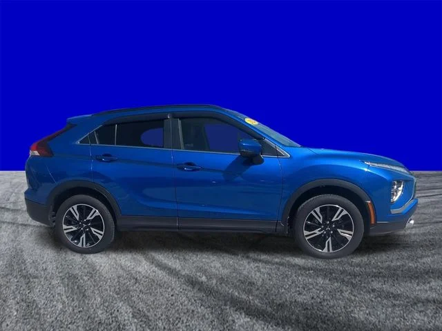 Certified Used 2024 Lightning Blue Metallic Mitsubishi SE image 3
