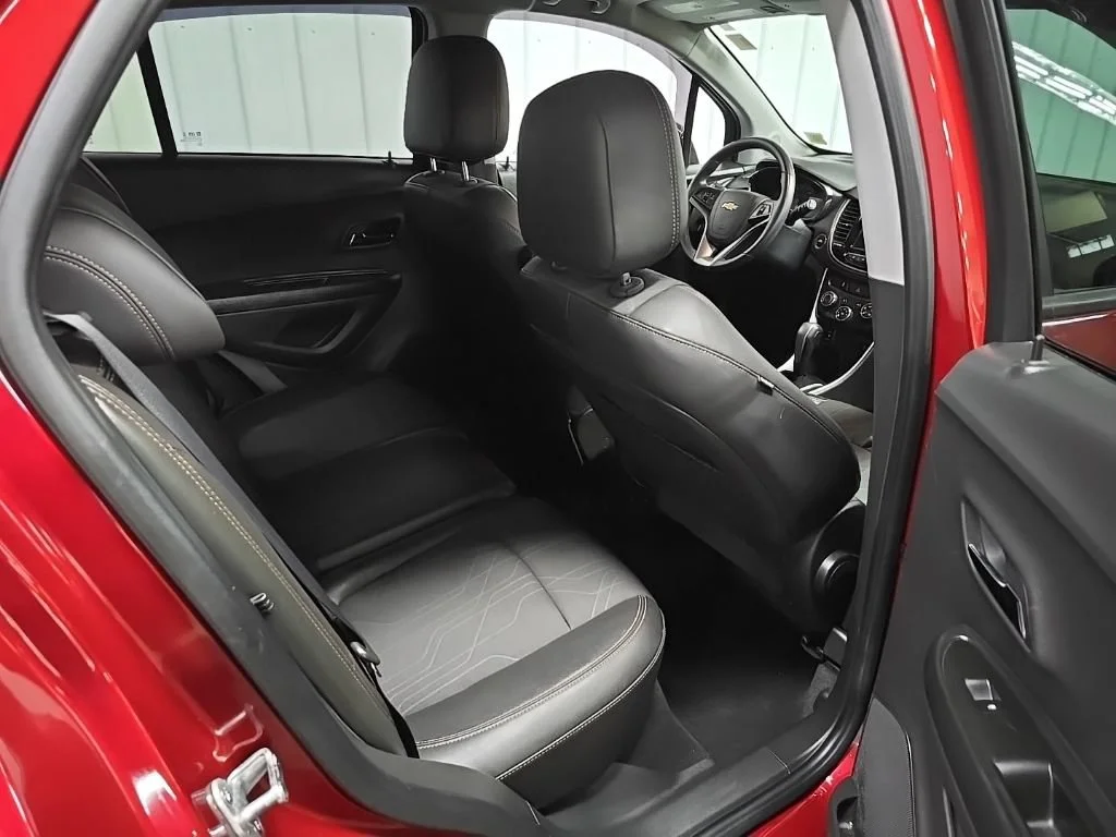 Used 2021 CRIMSON METALLIC Chevrolet LT image 17