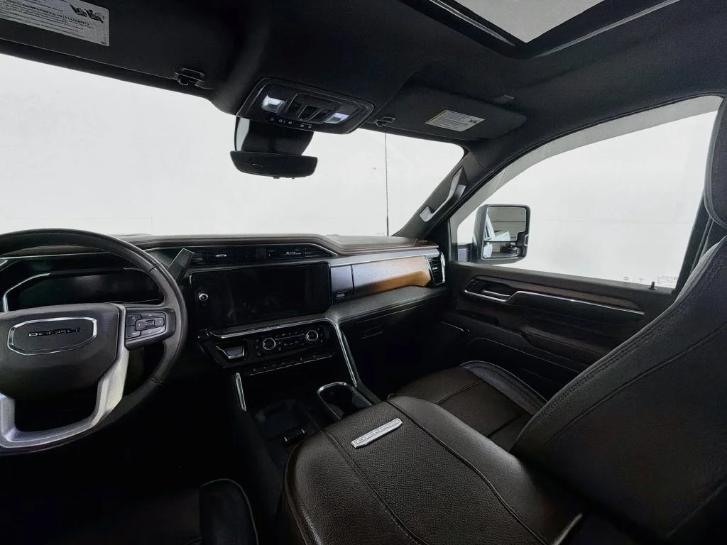 Used 2024 White Frost Tricoat GMC Denali image 22