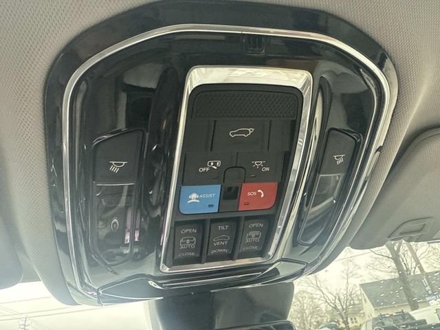 Used 2023 Diamond Black Jeep Overland image 32