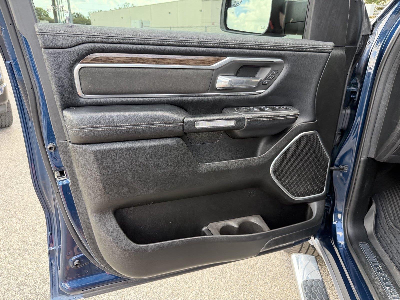 Used 2020 Patriot Blue Pearlcoat Ram Laramie image 12