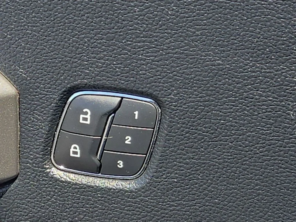 Used 2019 Gray Ford Lariat image 31