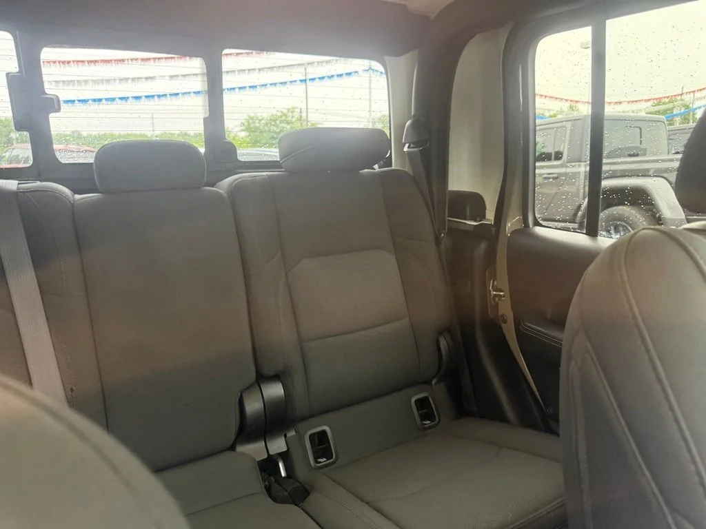 Used 2020 Green Jeep Overland image 67
