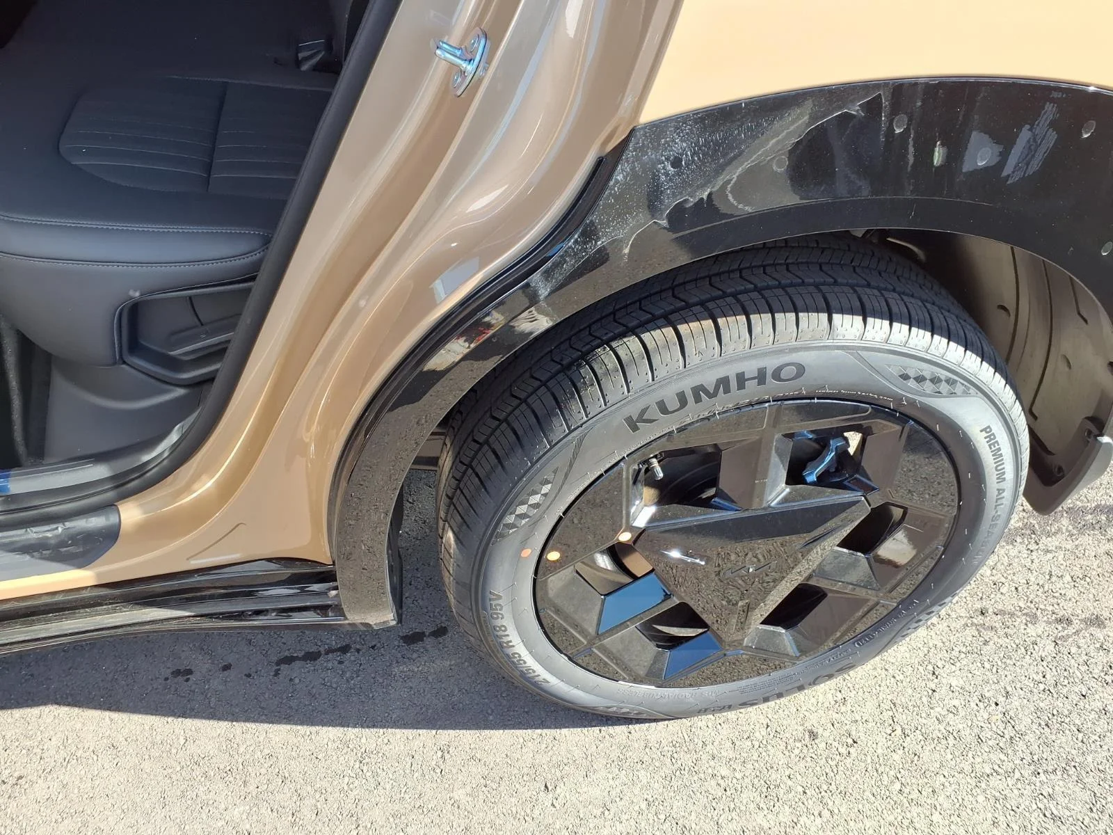 New 2027 Terrain Brown / Black Roof Kia X-Line S image 15