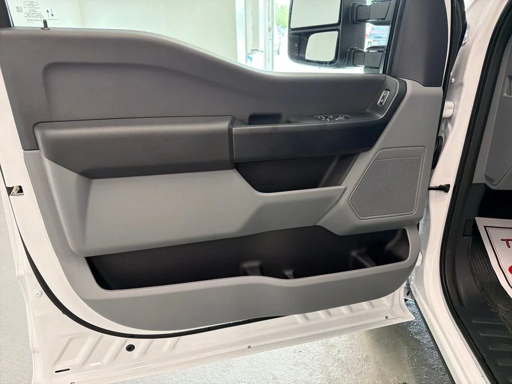 New 2026 Oxford White Ford F-250® XL image 13