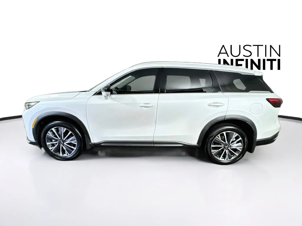Certified Used 2027 White INFINITI LUXE image 6