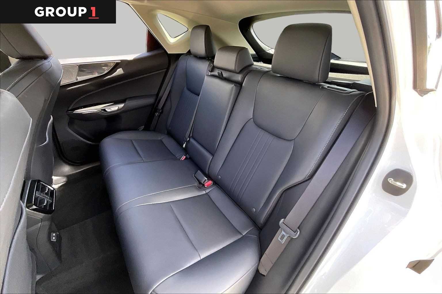 Used 2025 Eminent White Pearl Lexus  image 18