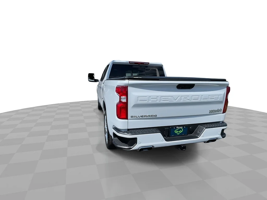 Used 2026 Polar White Tricoat Chevrolet High Country image 8