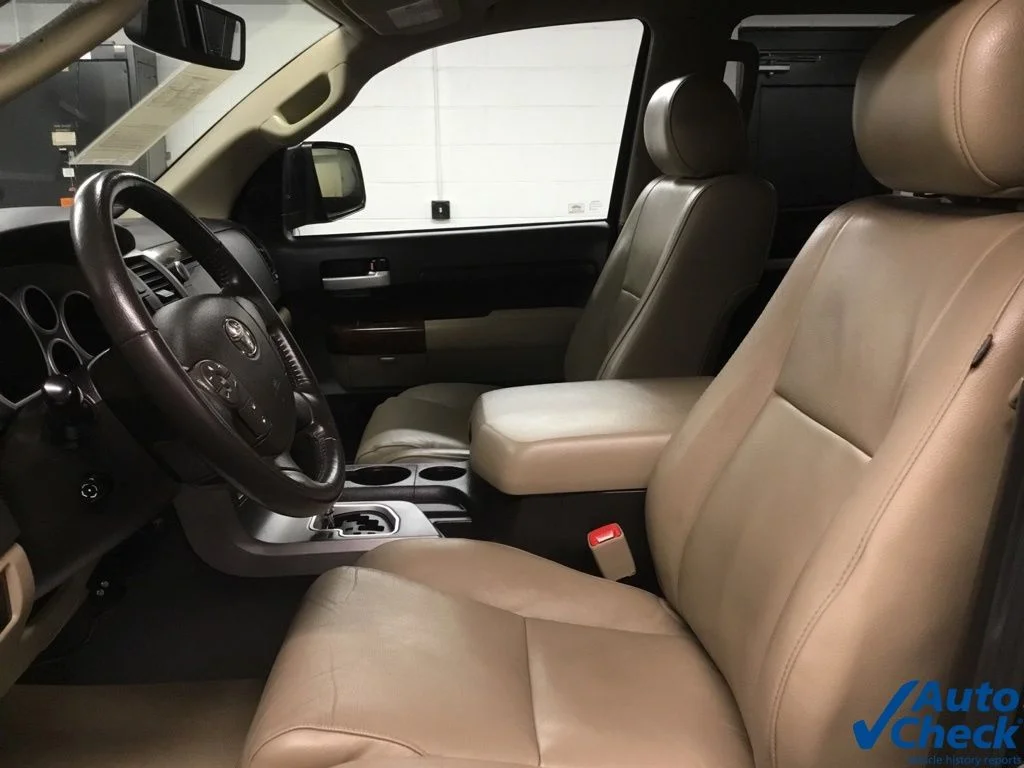 Used 2010 Blue Toyota Limited image 30