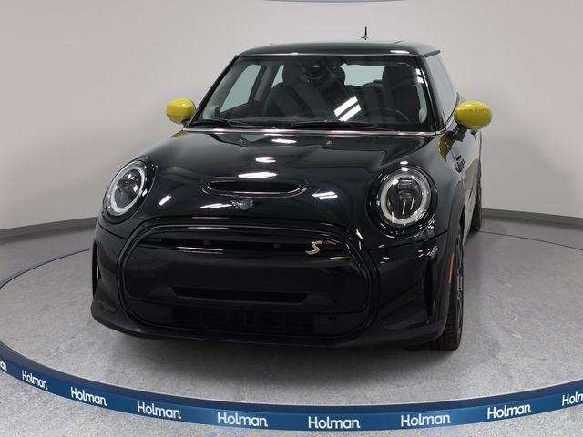 Certified 2024 MINI Hardtop 2 Door SE with VIN WMW13DJ09R2V23937 for sale in Mount Laurel Township, NJ