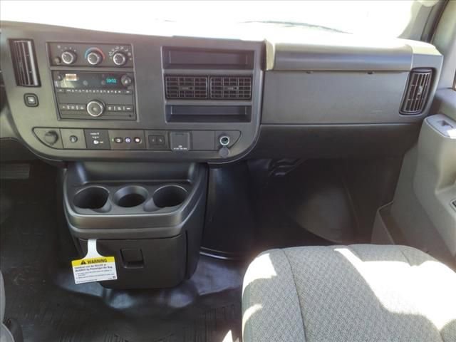 2025 Chevrolet Express Cargo Work Van - Photo 10