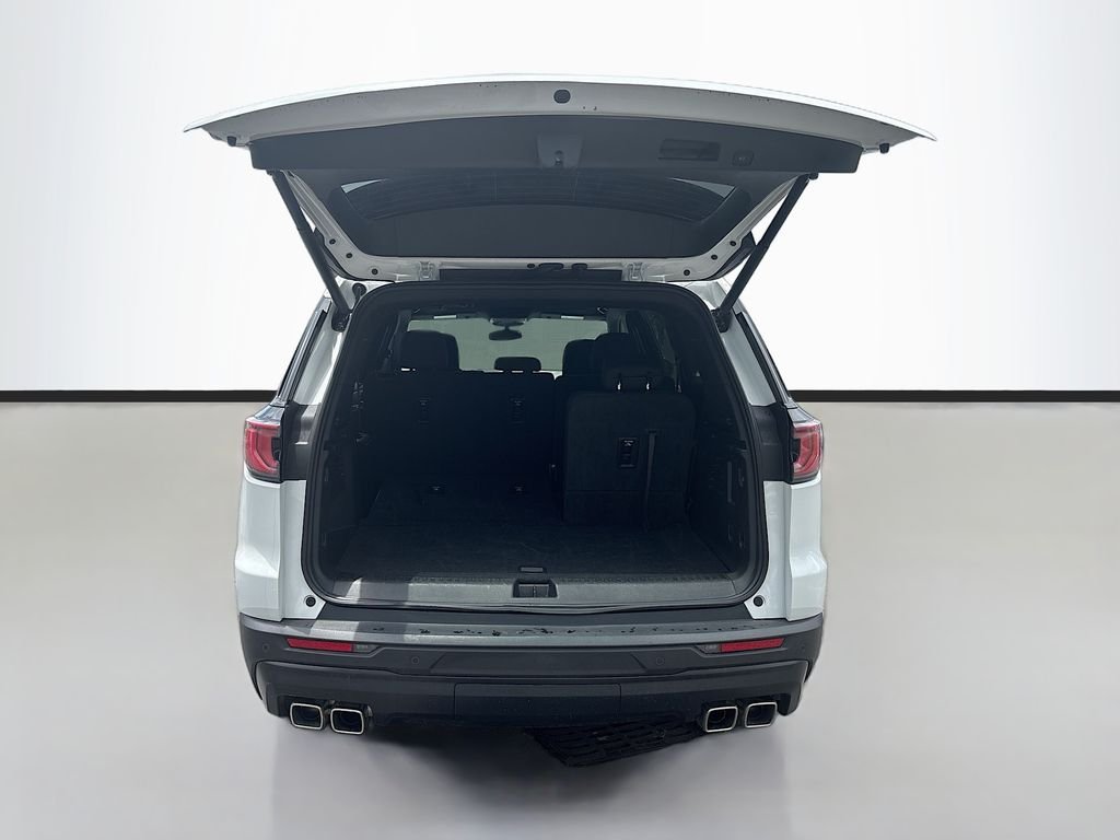 Used 2025 Summit White GMC Elevation image 9