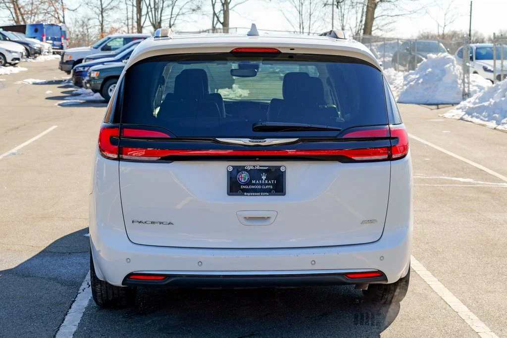 Used 2021 Bright White Clearcoat Chrysler Touring L image 5