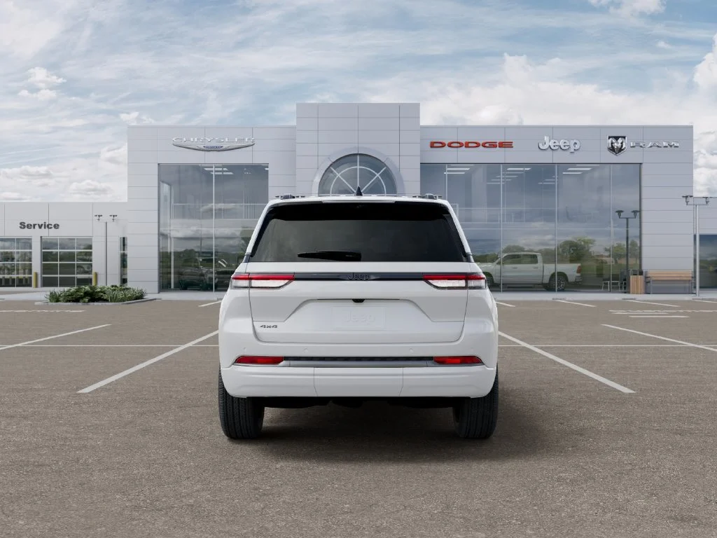 New 2027 Bright White Clear-Coat Paint Jeep Limited Reserve image 8