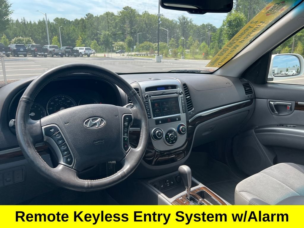 Used 2011 White Hyundai SE image 25