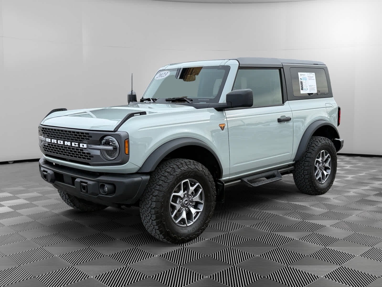 2023 Ford Bronco 2-Door Badlands