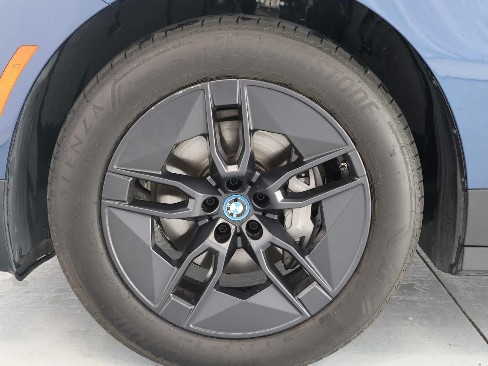 Used 2024 Phytonic Blue Metallic BMW xDrive50 image 11