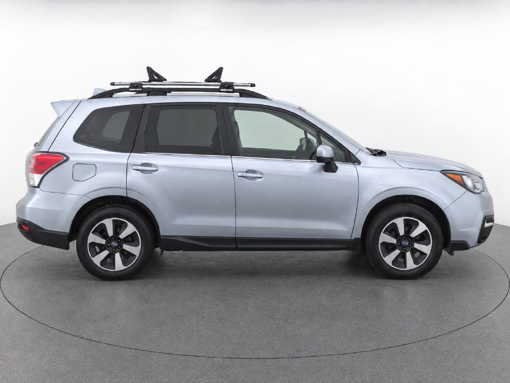 Used 2018 Silver Subaru 2.5i Premium image 8