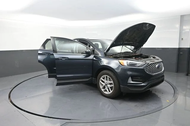 Used 2024 Blue Ford SEL image 38