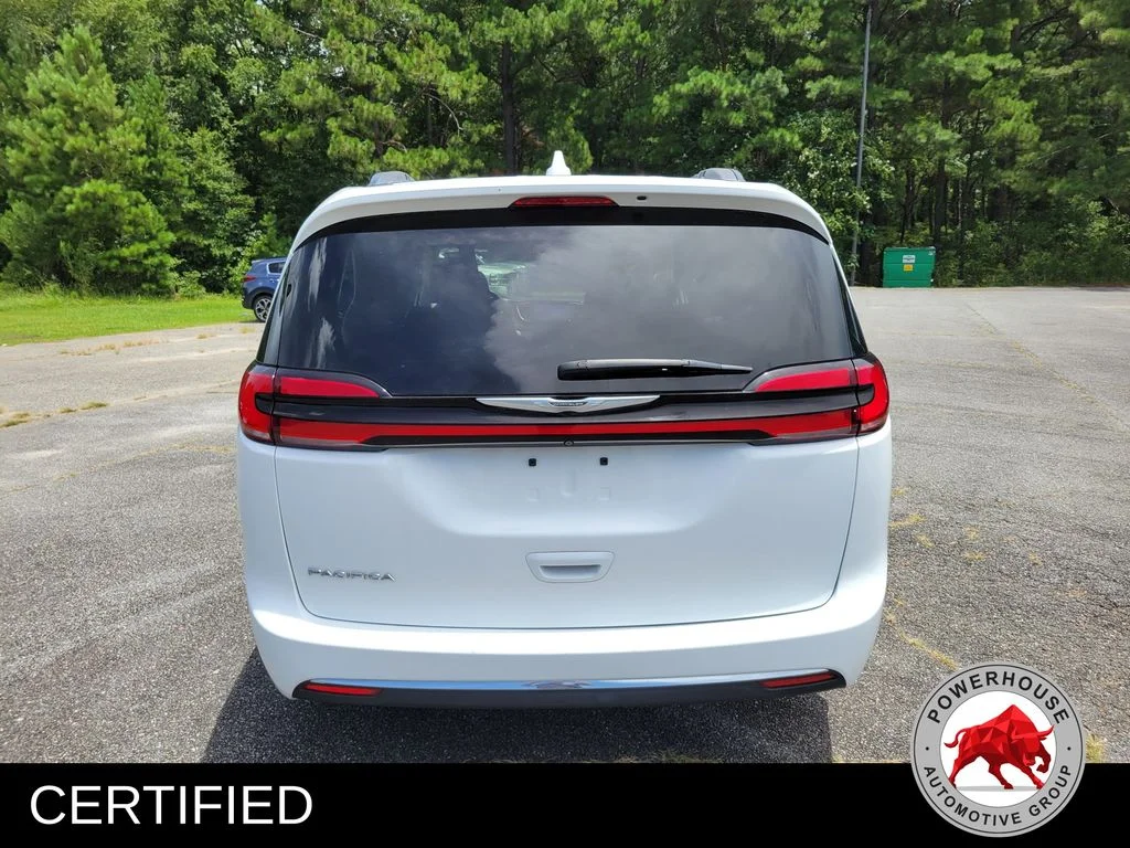 Used 2022 White Chrysler Touring L image 4